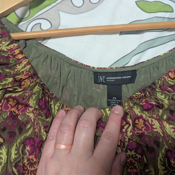 Women's Multicolor Patterned Top - Picture 2 of 4